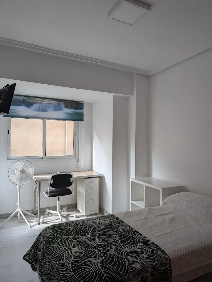 Hab. Simple Nº2 - Av. Burjassot 241 - 1º Planta - Pta 3 