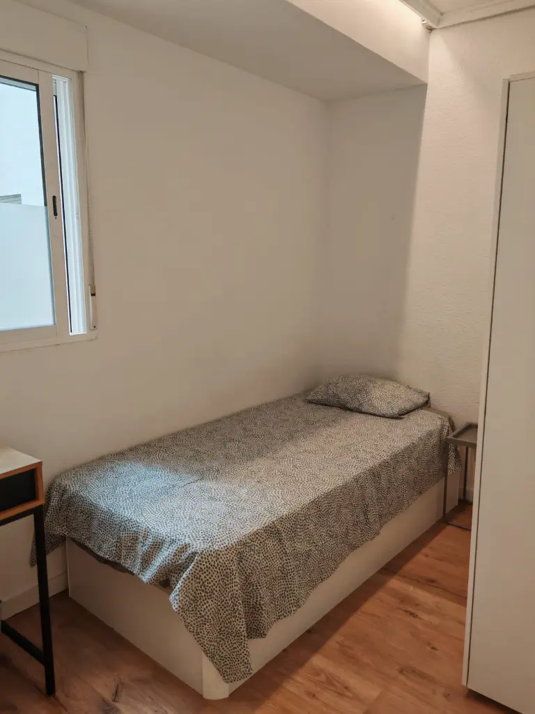 Hab. Simple Nº2 – Tu espacio privado con ascensor en Mislata