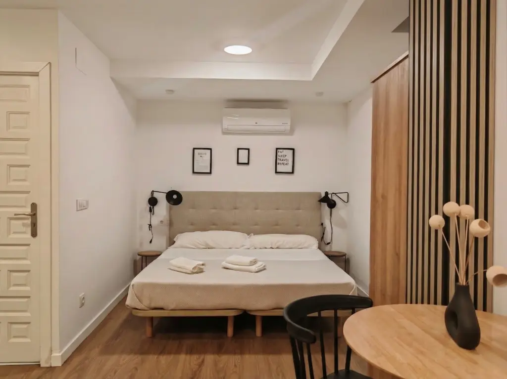 Studio junto a la Plaza de la Reina (La Seu)